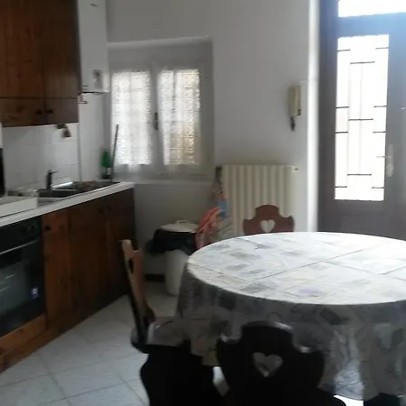 לינה וארוחת בוקר La Casa Del Nonno Zambonate 2*